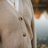 Strickjacke Marla | Sand aus Bio-Baumwolle - siebenKÄSEhoch