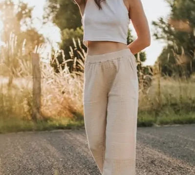 MUSSELIN HOSE LEJA | GRÜN AUS 100% BIO-BAUMWOLLE